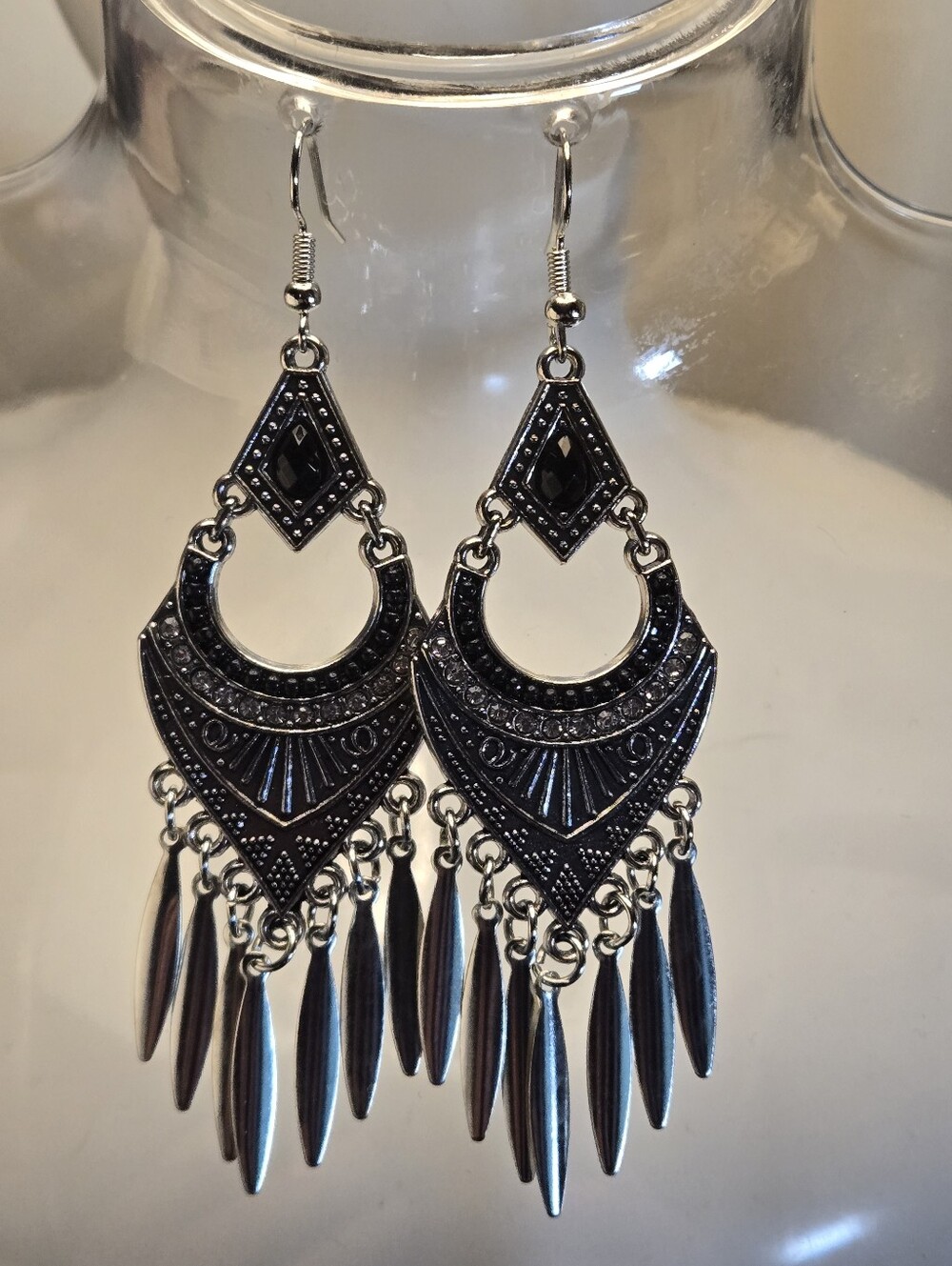 Vintage-Plated Silvertone Color Dangle Earrings White K Plating Fishhook - Picture 3 of 7